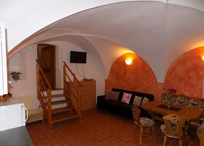 Apartman Latran 15