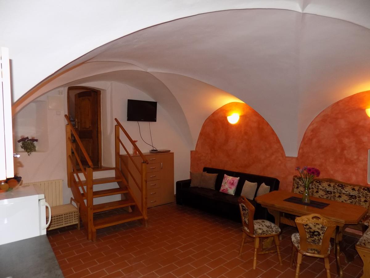 Apartment Latran 15