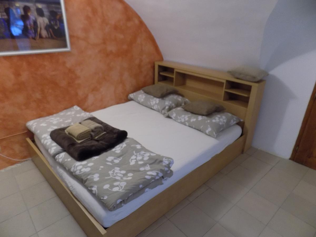 Apartment Latran 15