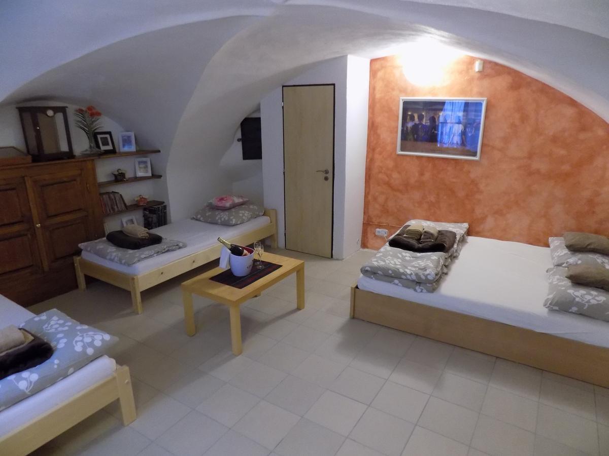 Apartment Latran 15 *